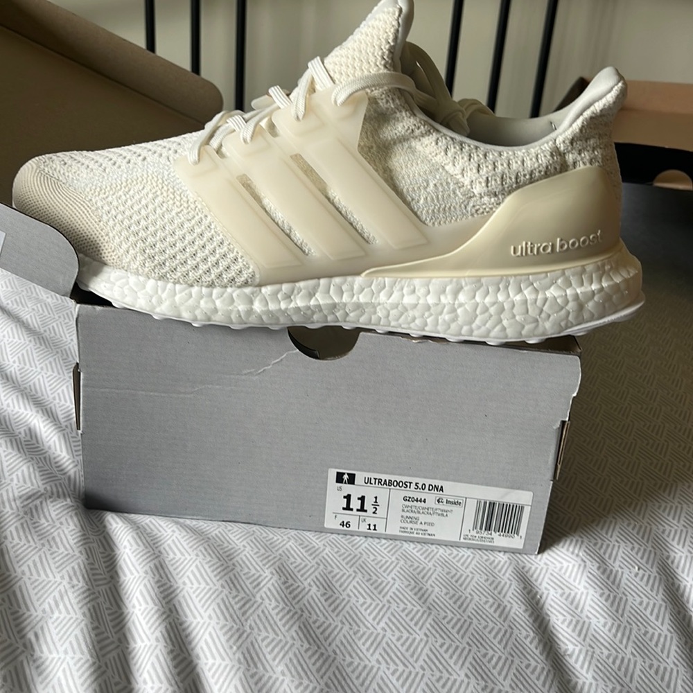 Adidas ultraboost 5.0 DNA white/cream size 11.5